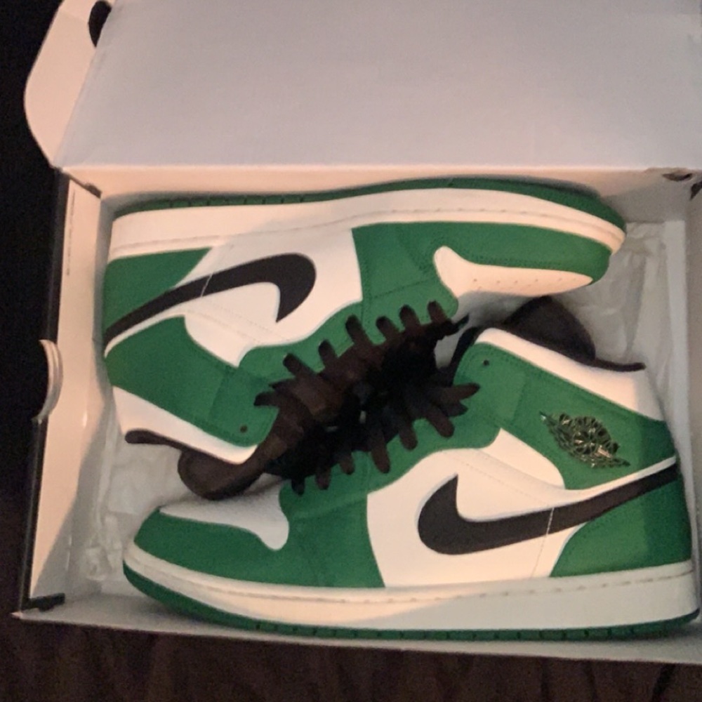 Jordan 1 Mid OG Pine Green